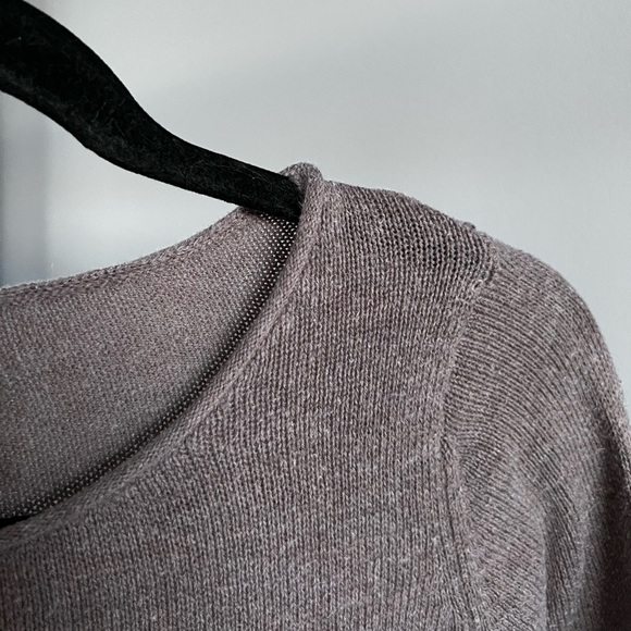 Old Navy Long Sleeve Fitted Sweater - Picture 2 of 4